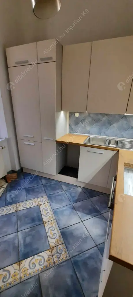 Kiadó albérlet 400000 Ft/hó áron: Budapest, VII. kerület  Wesselényi utca. Mérete: 96 nm, 3 szobás | Alberlet.hu - 6620877