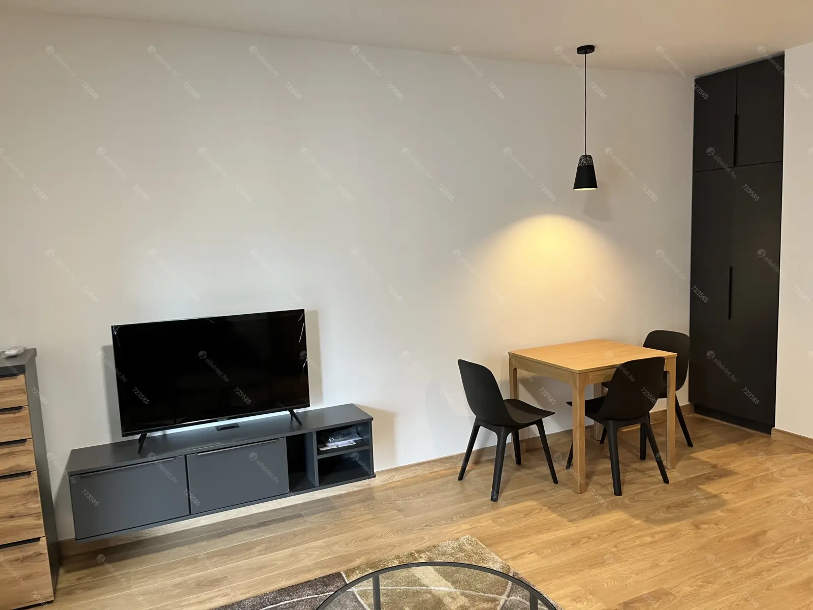 Kiadó albérlet 240000 Ft/hó áron: Budapest, VIII. kerület  1082 Budapest, Corvin sétány. Mérete: 33 nm, 1 szobás | Alberlet.hu - 5900091