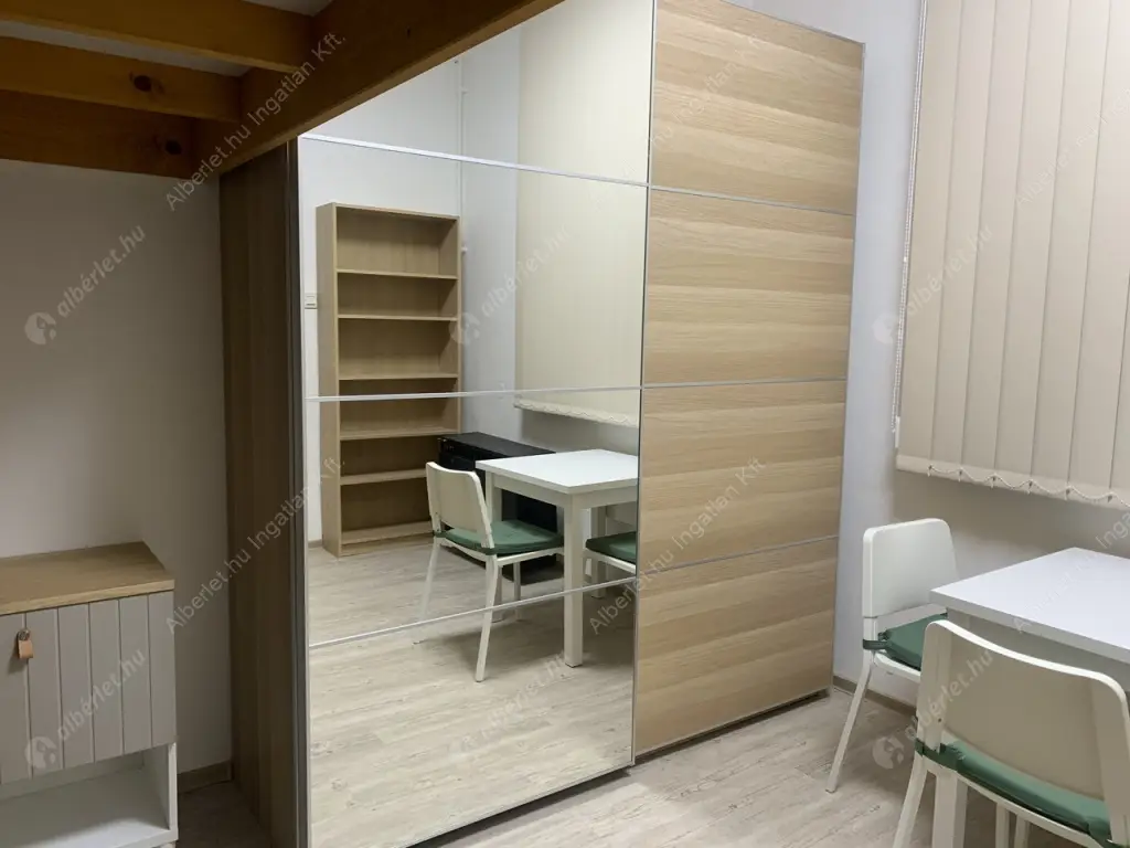 Kiadó albérlet 190000 Ft/hó áron: Budapest, VIII. kerület  Alföldi utca. Mérete: 38 nm, 1 szobás | Alberlet.hu - 6559839