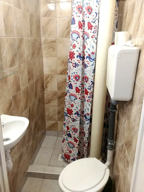 Kiadó albérlet 190000 Ft/hó áron: Budapest, VIII. kerület  Alföldi utca. Mérete: 38 nm, 1 szobás | Alberlet.hu - 6559843