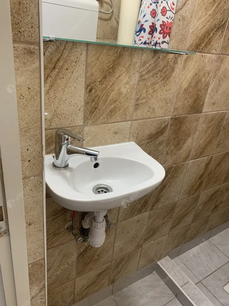 Kiadó albérlet 190000 Ft/hó áron: Budapest, VIII. kerület  Alföldi utca. Mérete: 38 nm, 1 szobás | Alberlet.hu - 6559844