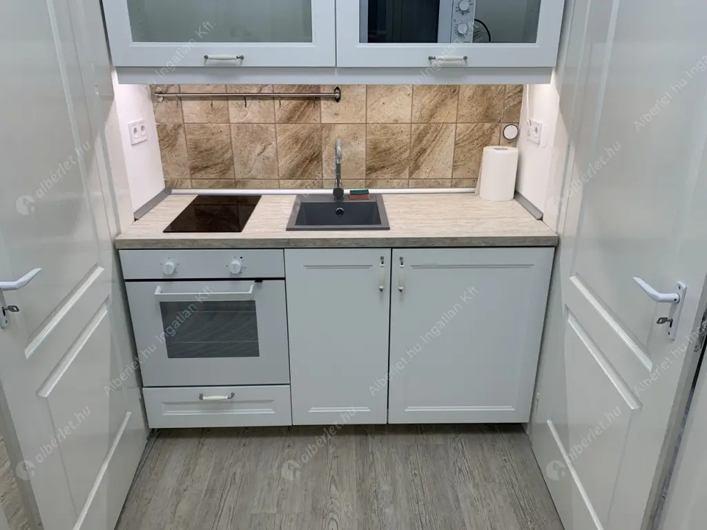 Kiadó albérlet 180000 Ft/hó áron: Budapest, VIII. kerület  Alföldi utca. Mérete: 38 nm, 1 szobás | Alberlet.hu - 6620175