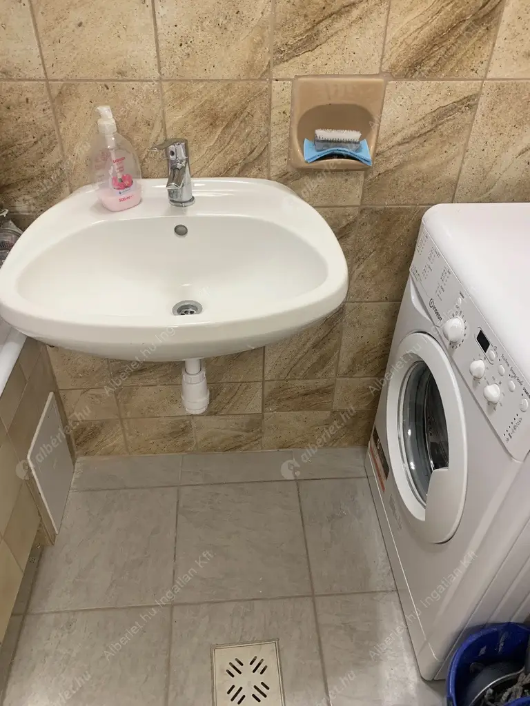 Kiadó albérlet 180000 Ft/hó áron: Budapest, VIII. kerület  Alföldi utca. Mérete: 38 nm, 1 szobás | Alberlet.hu - 6620180