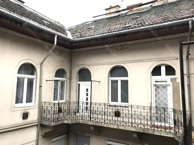 Kiadó albérlet 275000 Ft/hó áron: Budapest, VIII. kerület  Alföldi utca. Mérete: 64 nm, 2 szobás | Alberlet.hu - 6732533