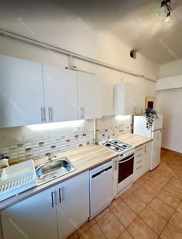 Kiadó albérlet 280000 Ft/hó áron: Budapest, VIII. kerület  Auróra utca. Mérete: 62 nm, 2 szobás | Alberlet.hu - 6709474