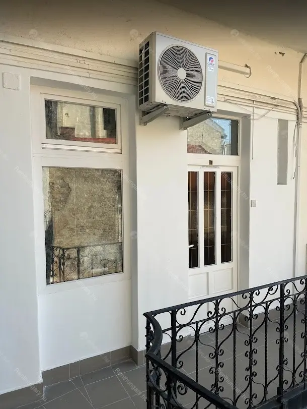 Kiadó albérlet 280000 Ft/hó áron: Budapest, VIII. kerület  Auróra utca. Mérete: 62 nm, 2 szobás | Alberlet.hu - 6709488