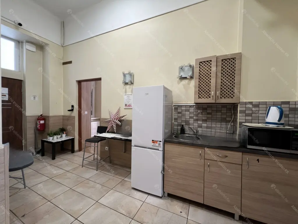 Kiadó albérlet 390000 Ft/hó áron: Budapest, VIII. kerület  Baross tér. Mérete: 103 nm, 4 szobás | Alberlet.hu - 6679187