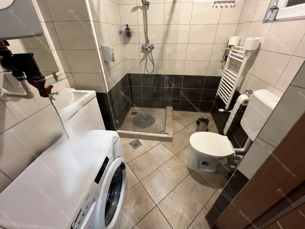 Kiadó albérlet 390000 Ft/hó áron: Budapest, VIII. kerület  Baross tér. Mérete: 103 nm, 4 szobás | Alberlet.hu - 6679188