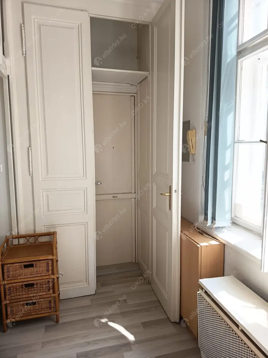 Kiadó albérlet 175000 Ft/hó áron: Budapest, VIII. kerület  Baross tér. Mérete: 35 nm, 1 szobás | Alberlet.hu - 6544400