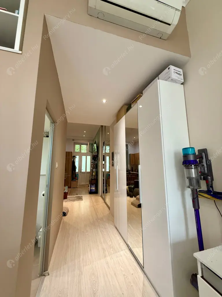 Kiadó albérlet 299000 Ft/hó áron: Budapest, VIII. kerület  Baross tér. Mérete: 57 nm, 1 szobás | Alberlet.hu - 6510294