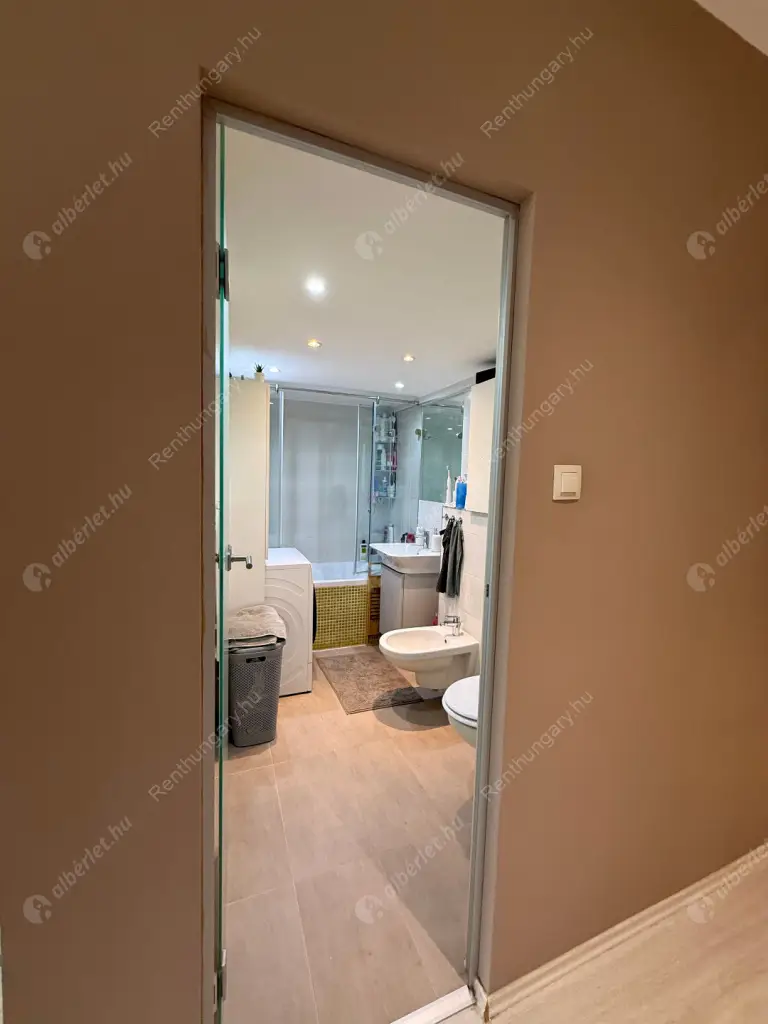 Kiadó albérlet 299000 Ft/hó áron: Budapest, VIII. kerület  Baross tér. Mérete: 57 nm, 1 szobás | Alberlet.hu - 6510295