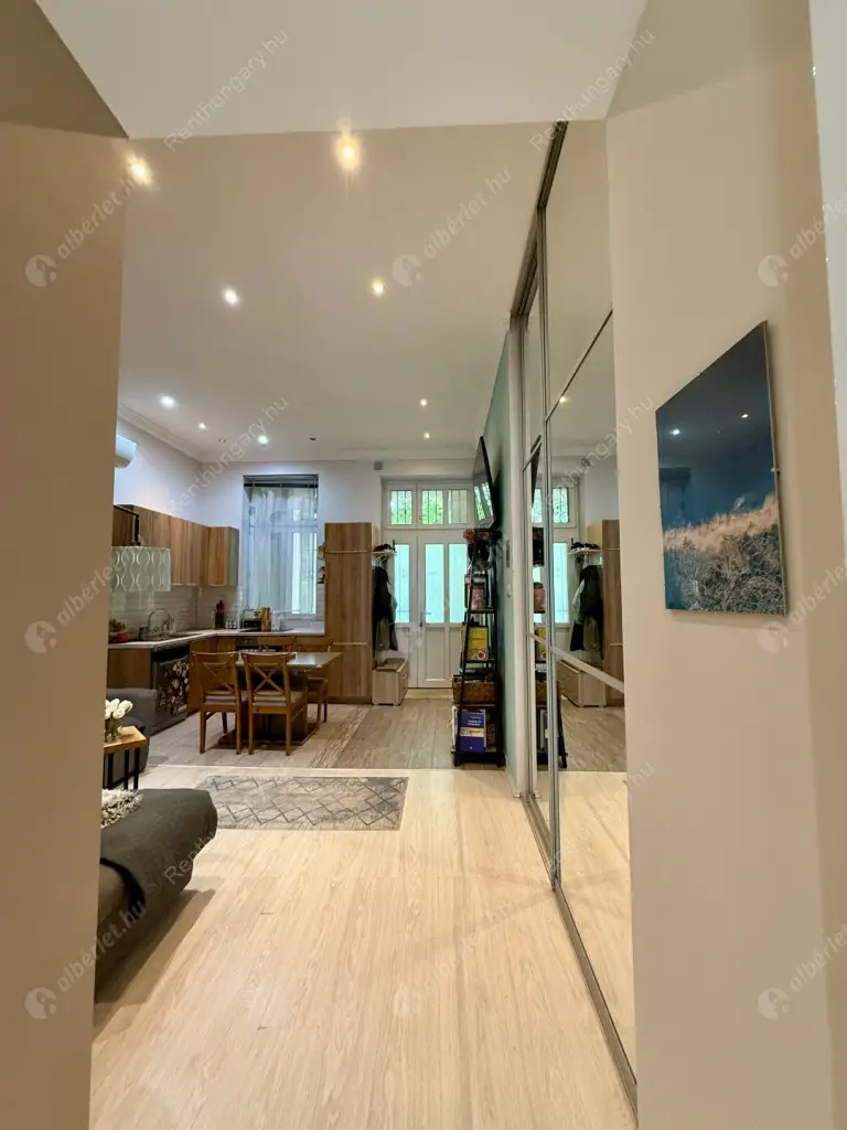 Kiadó albérlet 299000 Ft/hó áron: Budapest, VIII. kerület  Baross tér. Mérete: 57 nm, 1 szobás | Alberlet.hu - 6510298