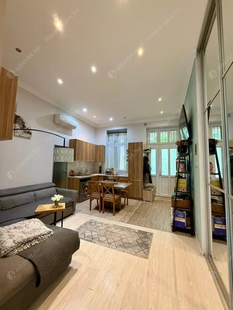 Kiadó albérlet 299000 Ft/hó áron: Budapest, VIII. kerület  Baross tér. Mérete: 57 nm, 1 szobás | Alberlet.hu - 6510299