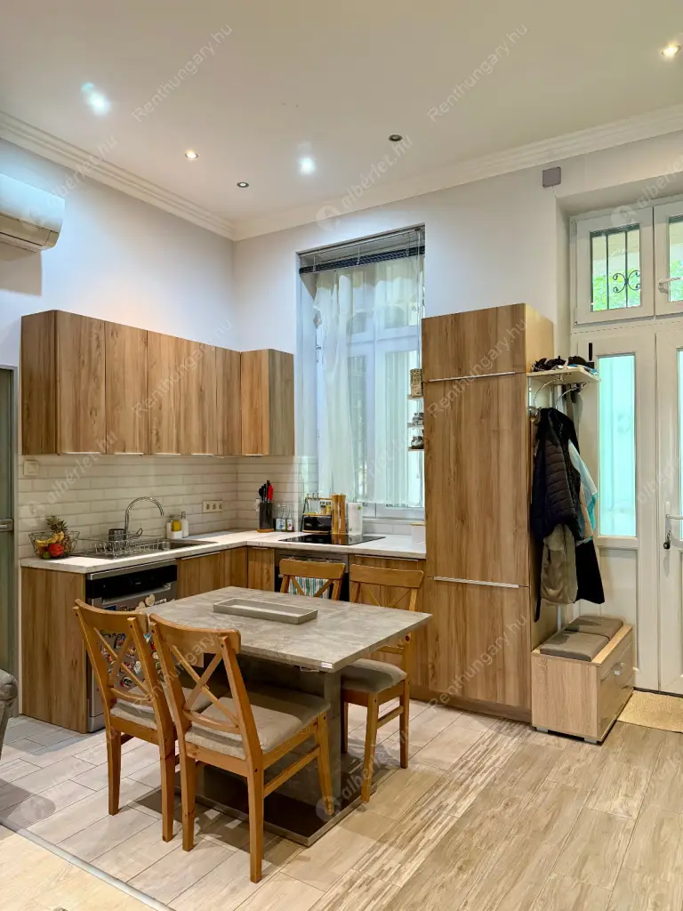 Kiadó albérlet 299000 Ft/hó áron: Budapest, VIII. kerület  Baross tér. Mérete: 57 nm, 1 szobás | Alberlet.hu - 6510300