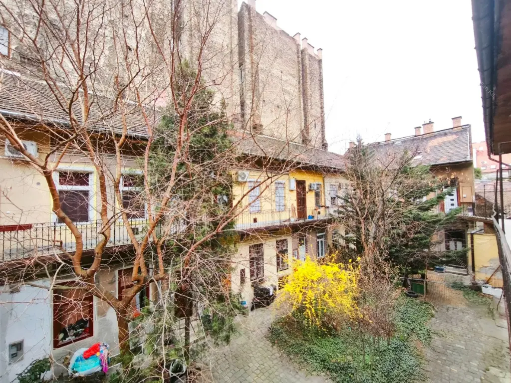 Kiadó albérlet 170000 Ft/hó áron: Budapest, VIII. kerület  Baross utca. Mérete: 25 nm, 1 szobás | Alberlet.hu - 6679050