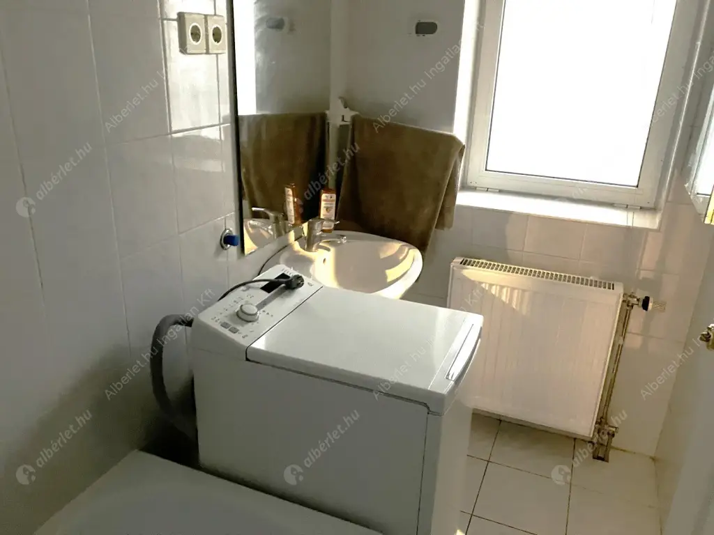 Kiadó albérlet 220000 Ft/hó áron: Budapest, VIII. kerület  Baross utca. Mérete: 34 nm, 1 szobás | Alberlet.hu - 6620790