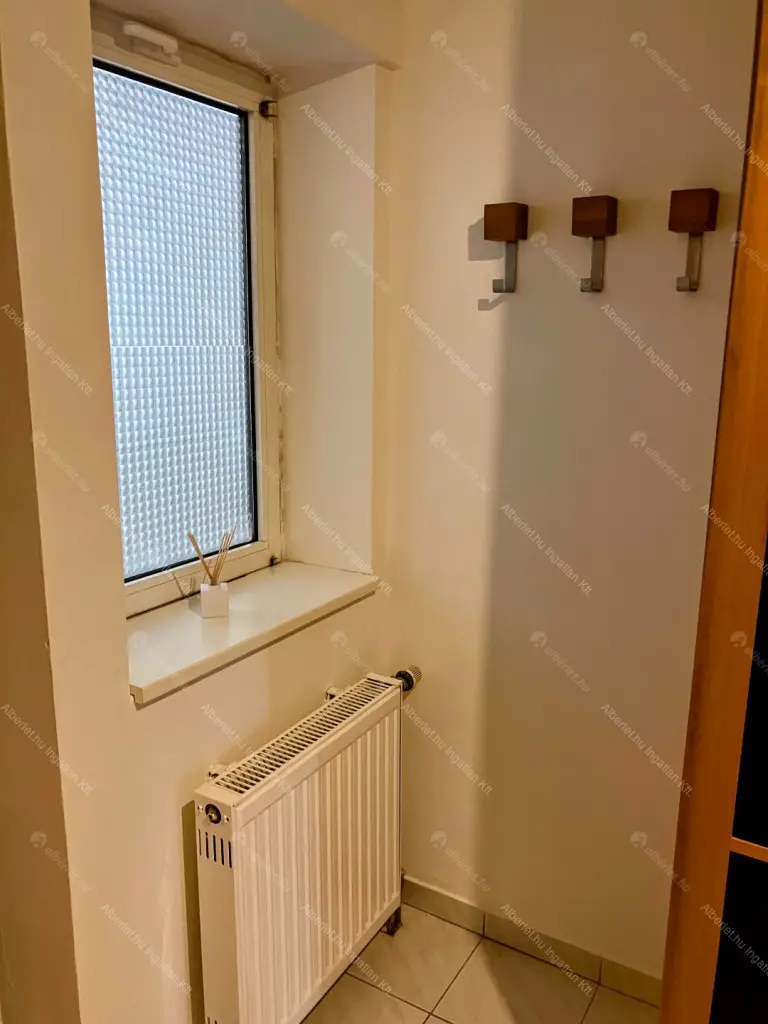 Kiadó albérlet 220000 Ft/hó áron: Budapest, VIII. kerület  Baross utca. Mérete: 34 nm, 1 szobás | Alberlet.hu - 6661949