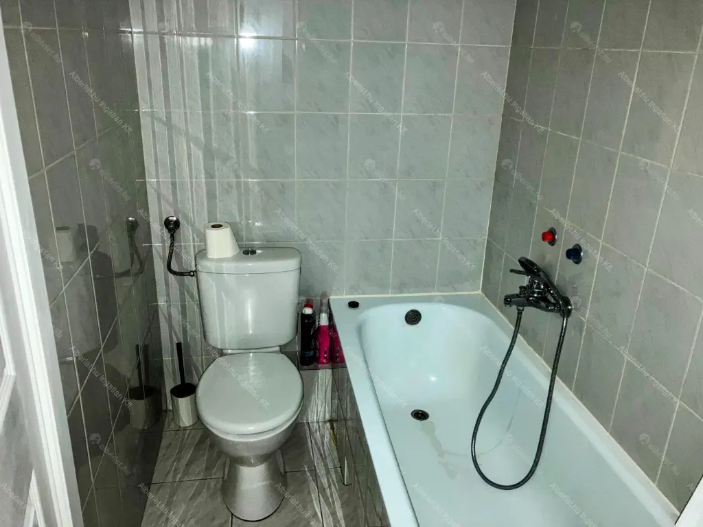 Kiadó albérlet 220000 Ft/hó áron: Budapest, VIII. kerület  Baross utca. Mérete: 34 nm, 1 szobás | Alberlet.hu - 6661950