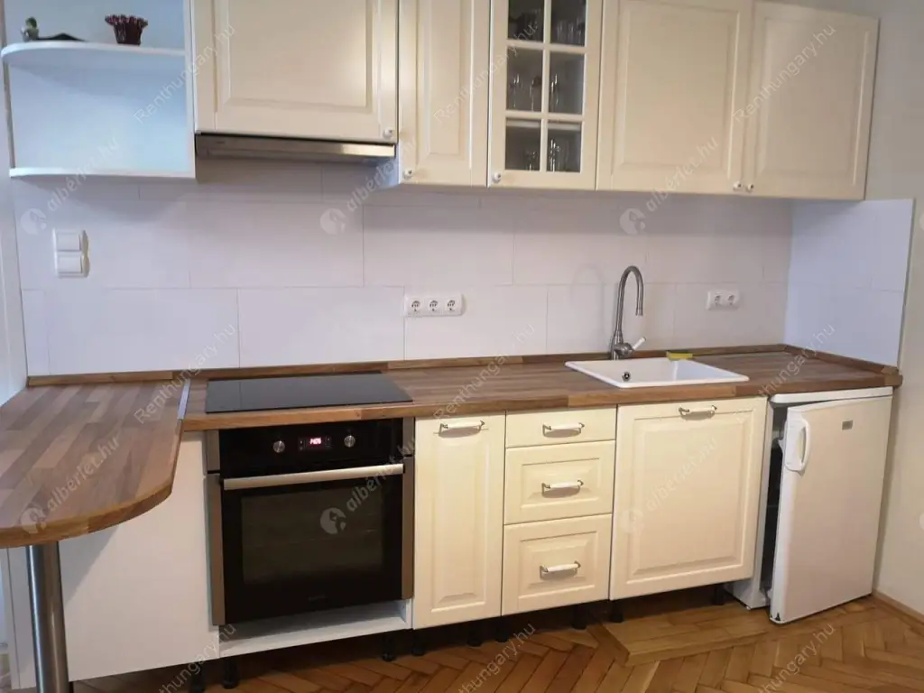 Kiadó albérlet 220000 Ft/hó áron: Budapest, VIII. kerület  Baross utca. Mérete: 44 nm, 2 szobás | Alberlet.hu - 6568992