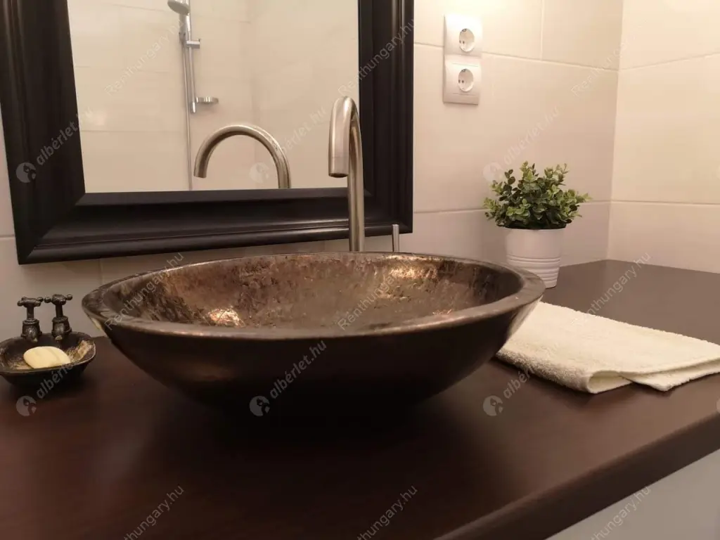 Kiadó albérlet 200000 Ft/hó áron: Budapest, VIII. kerület  Baross utca. Mérete: 44 nm, 2 szobás | Alberlet.hu - 6596602