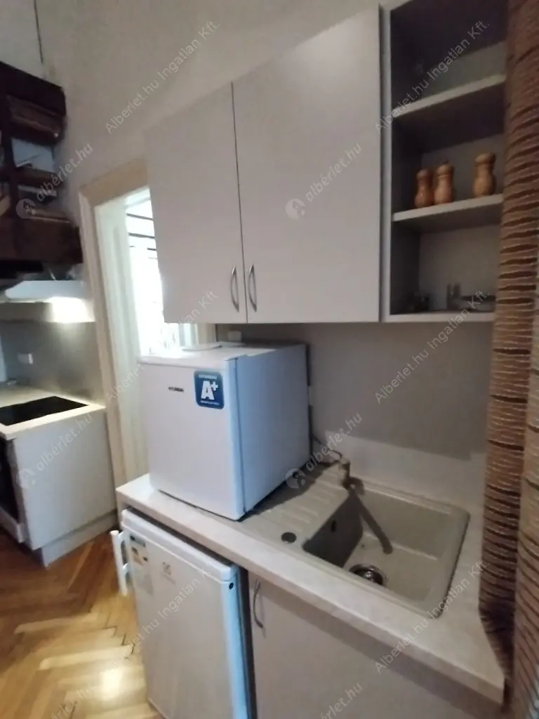 Kiadó albérlet 260000 Ft/hó áron: Budapest, VIII. kerület  Baross utca. Mérete: 51 nm, 1 szobás | Alberlet.hu - 6639616