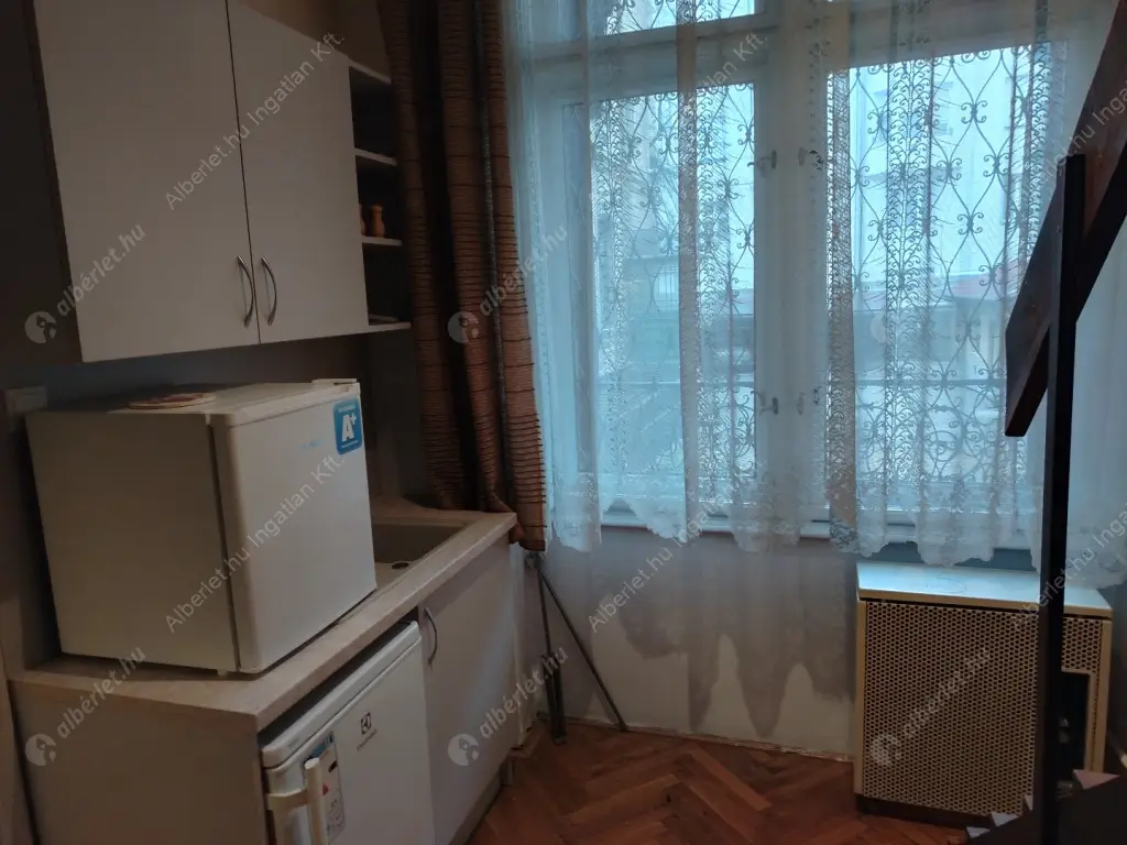 Kiadó albérlet 260000 Ft/hó áron: Budapest, VIII. kerület  Baross utca. Mérete: 51 nm, 1 szobás | Alberlet.hu - 6639617