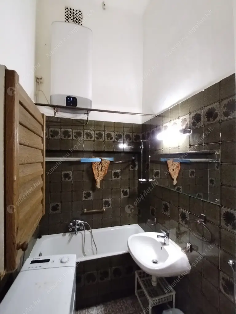 Kiadó albérlet 260000 Ft/hó áron: Budapest, VIII. kerület  Baross utca. Mérete: 51 nm, 1 szobás | Alberlet.hu - 6639625