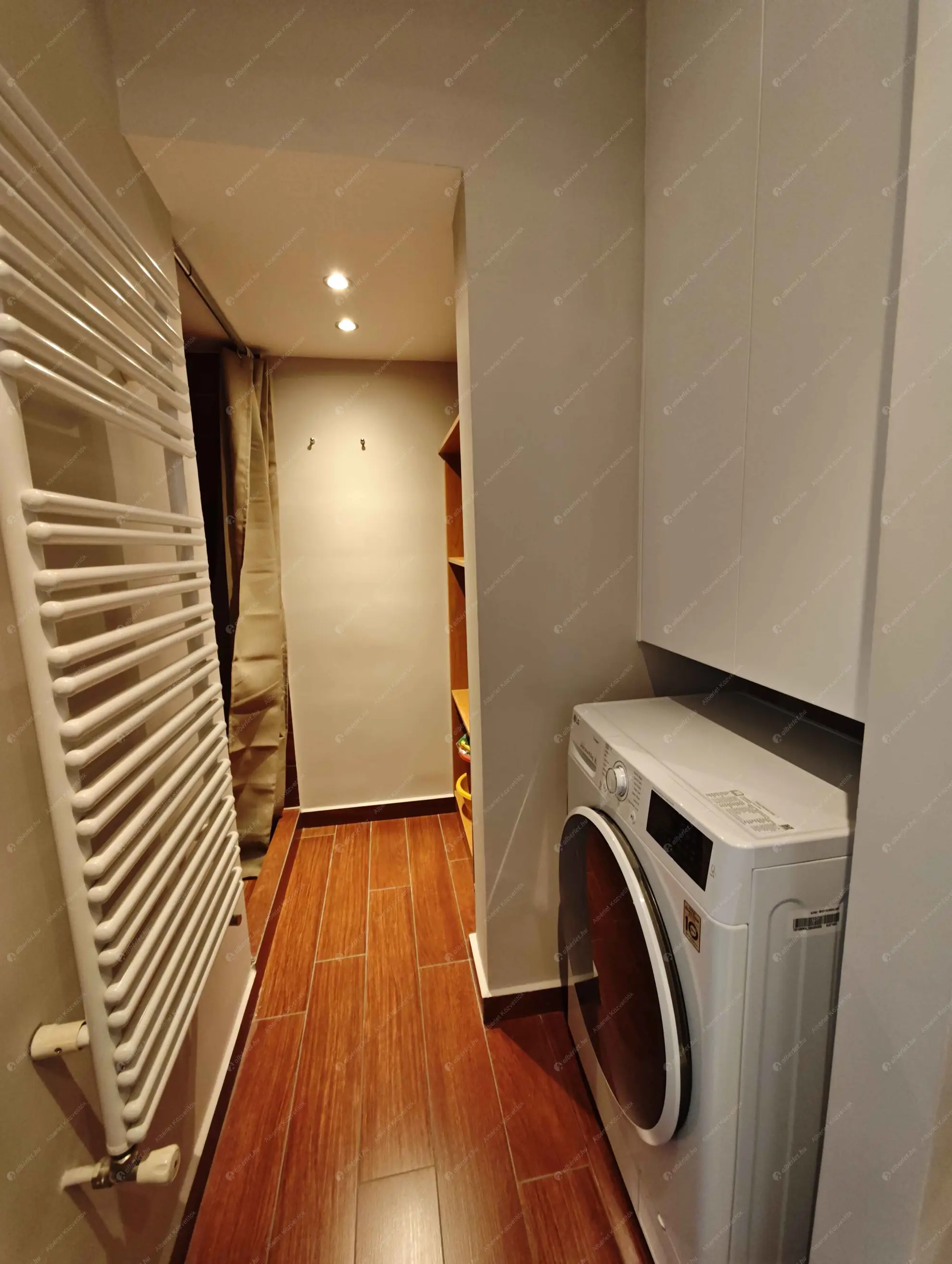 Kiadó albérlet 295000 Ft/hó áron: Budapest, VIII. kerület  Baross utca. Mérete: 59 nm, 2 szobás | Alberlet.hu - 6617118