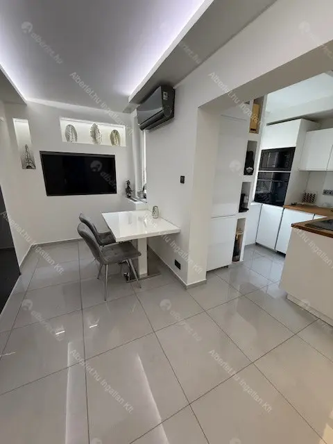 Kiadó albérlet 685000 Ft/hó áron: Budapest, VIII. kerület  Baross utca. Mérete: 72 nm, 3 szobás | Alberlet.hu - 6660572