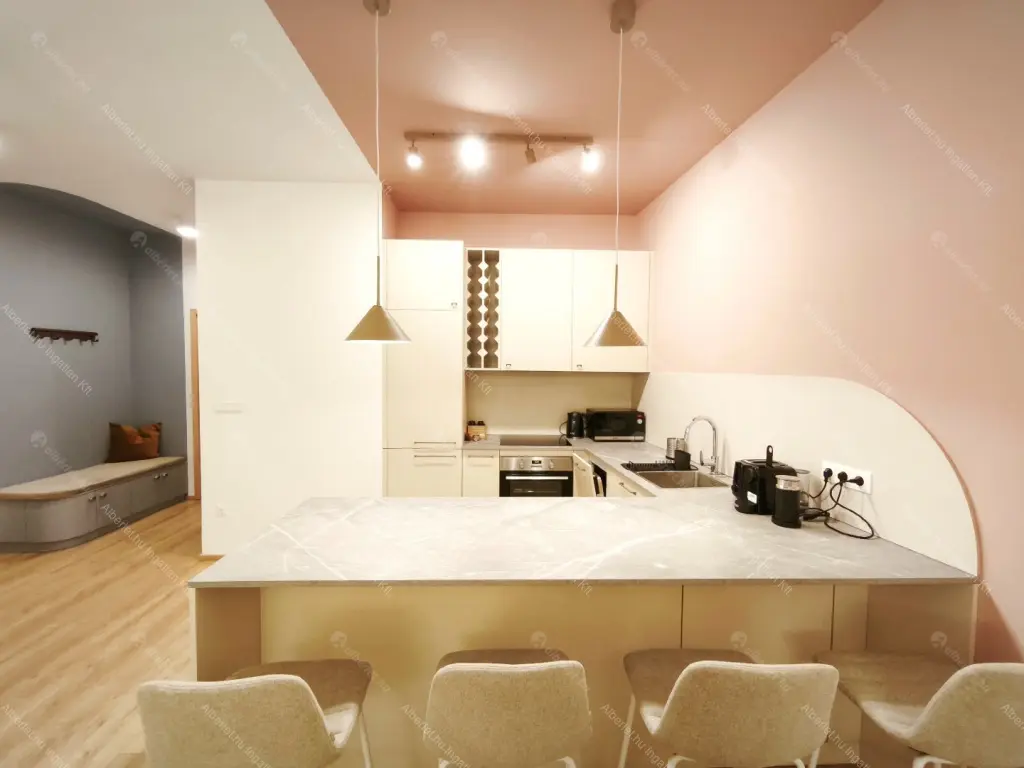 Kiadó albérlet 603000 Ft/hó áron: Budapest, VIII. kerület  Baross utca. Mérete: 72 nm, 3 szobás | Alberlet.hu - 6667381