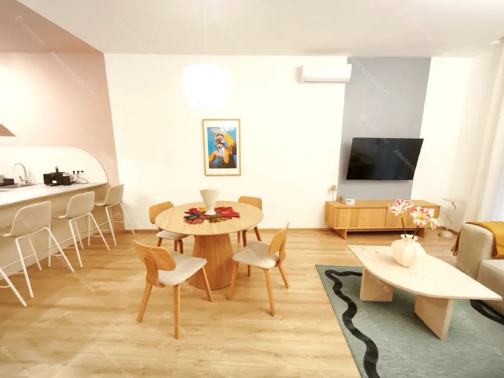 Kiadó albérlet 603000 Ft/hó áron: Budapest, VIII. kerület  Baross utca. Mérete: 72 nm, 3 szobás | Alberlet.hu - 6667383