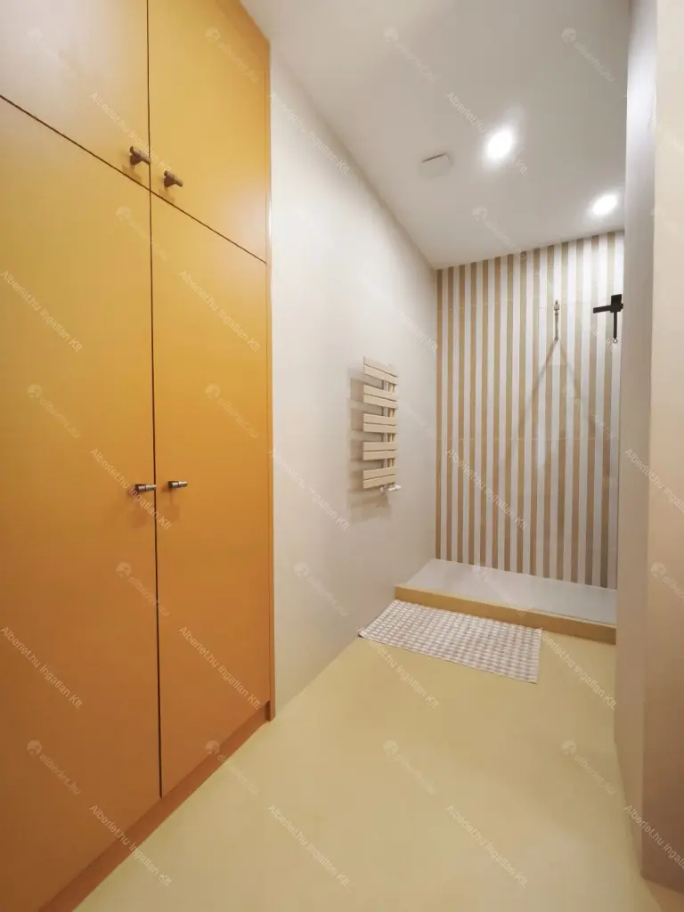 Kiadó albérlet 603000 Ft/hó áron: Budapest, VIII. kerület  Baross utca. Mérete: 72 nm, 3 szobás | Alberlet.hu - 6667397