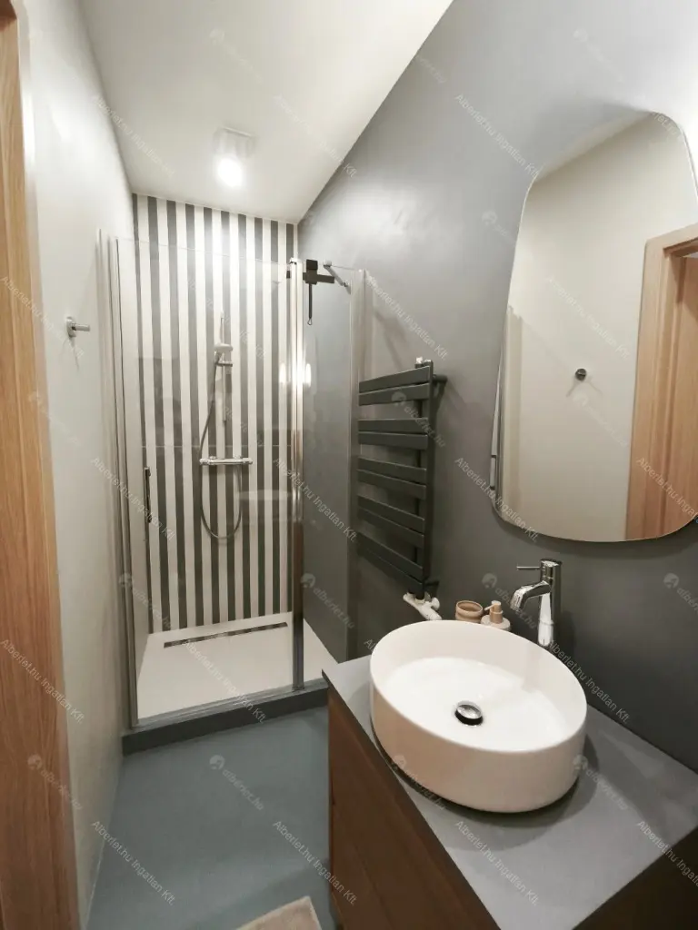 Kiadó albérlet 603000 Ft/hó áron: Budapest, VIII. kerület  Baross utca. Mérete: 72 nm, 3 szobás | Alberlet.hu - 6667403