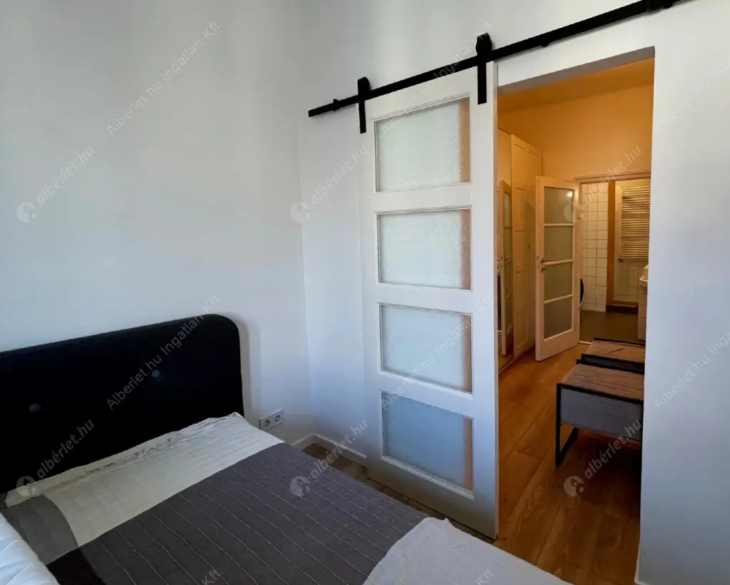 Kiadó albérlet 530000 Ft/hó áron: Budapest, VIII. kerület  Baross utca. Mérete: 89 nm, 3 szobás | Alberlet.hu - 6580753
