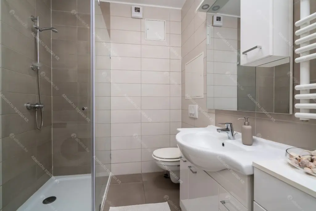 Kiadó albérlet 400000 Ft/hó áron: Budapest, VIII. kerület  Bauer Sándor utca. Mérete: 50 nm, 2 szobás | Alberlet.hu - 6684043