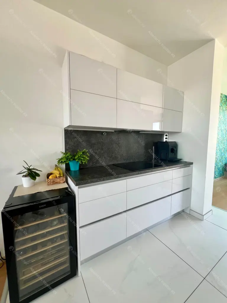 Kiadó albérlet 750000 Ft/hó áron: Budapest, VIII. kerület  Bauer Sándor utca. Mérete: 97 nm, 4 szobás | Alberlet.hu - 6709234