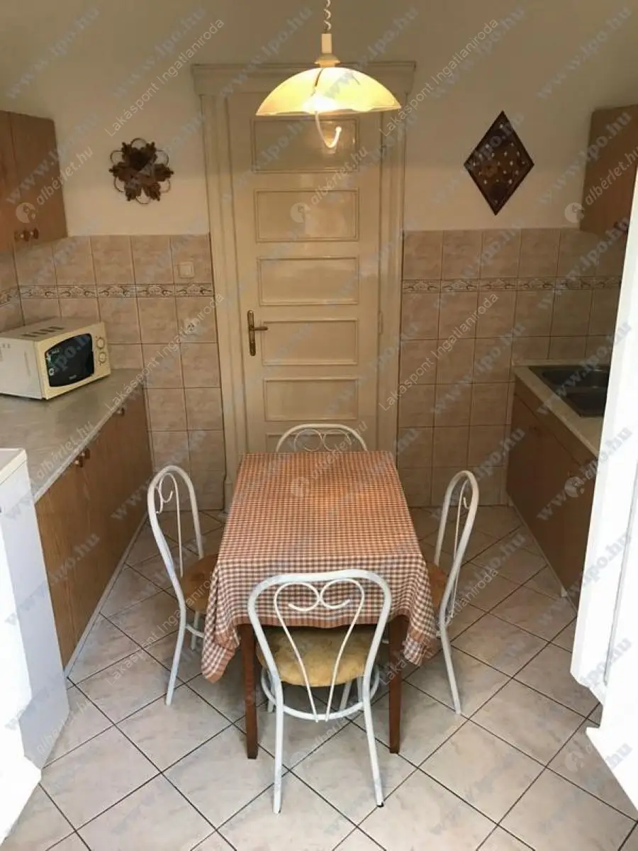 Kiadó albérlet 240000 Ft/hó áron: Budapest, VIII. kerület  Benyovszky Móric utca. Mérete: 60 nm, 2 szobás | Alberlet.hu - 6582675