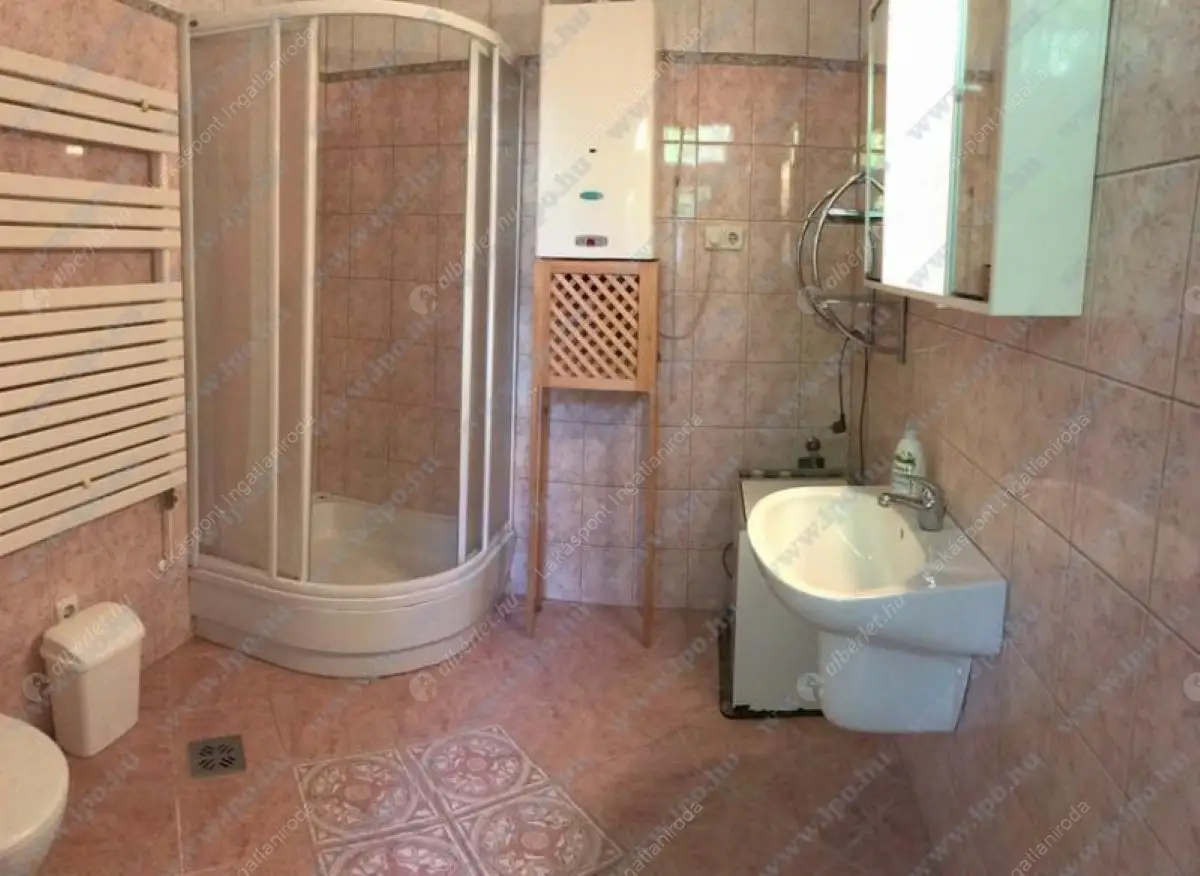 Kiadó albérlet 240000 Ft/hó áron: Budapest, VIII. kerület  Benyovszky Móric utca. Mérete: 60 nm, 2 szobás | Alberlet.hu - 6582681