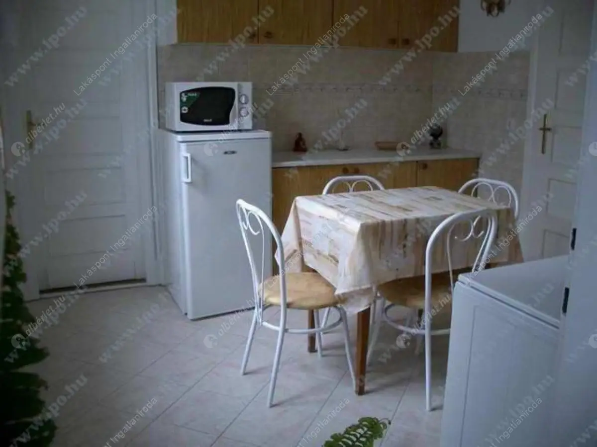 Kiadó albérlet 240000 Ft/hó áron: Budapest, VIII. kerület  Benyovszky Móric utca. Mérete: 60 nm, 2 szobás | Alberlet.hu - 6582683