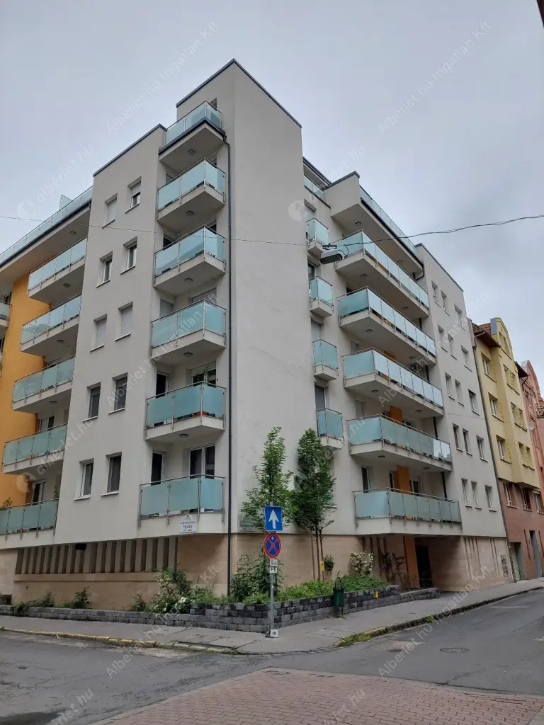 Kiadó albérlet 310000 Ft/hó áron: Budapest, VIII. kerület  Bérkocsis utca. Mérete: 45 nm, 2 szobás | Alberlet.hu - 6632266