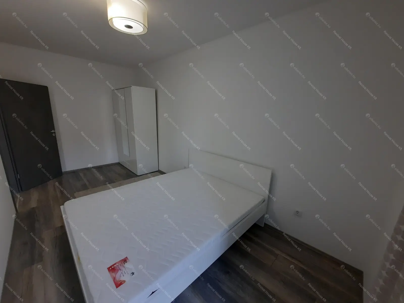 Kiadó albérlet 289000 Ft/hó áron: Budapest, VIII. kerület  Bezerédj utca. Mérete: 55 nm, 2 szobás | Alberlet.hu - 5791826