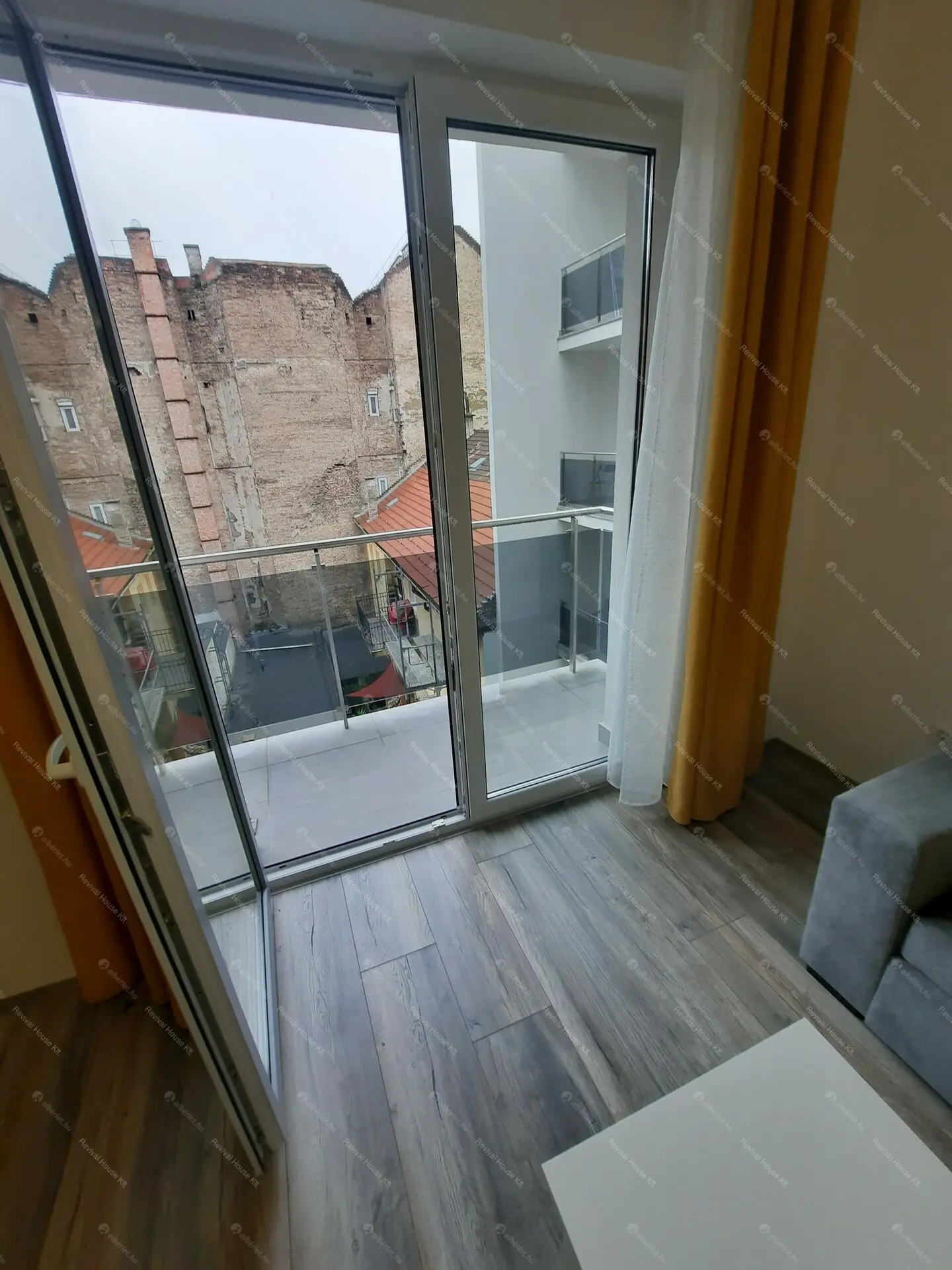 Kiadó albérlet 289000 Ft/hó áron: Budapest, VIII. kerület  Bezerédj utca. Mérete: 55 nm, 2 szobás | Alberlet.hu - 5791829