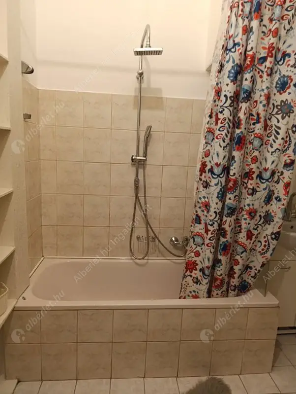 Kiadó albérlet 255000 Ft/hó áron: Budapest, VIII. kerület  Bródy Sándor utca. Mérete: 49 nm, 1 szobás | Alberlet.hu - 6576964