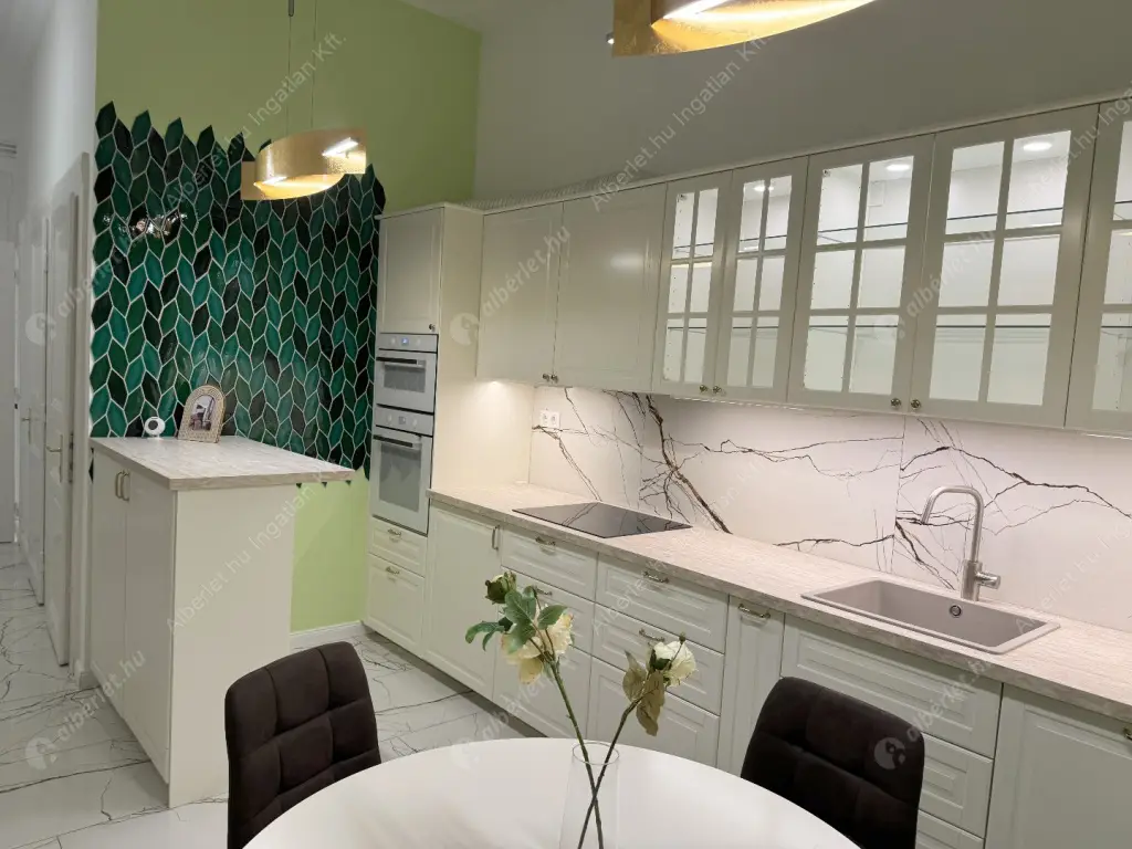 Kiadó albérlet 499000 Ft/hó áron: Budapest, VIII. kerület  Bródy Sándor utca. Mérete: 89 nm, 3 szobás | Alberlet.hu - 6517448