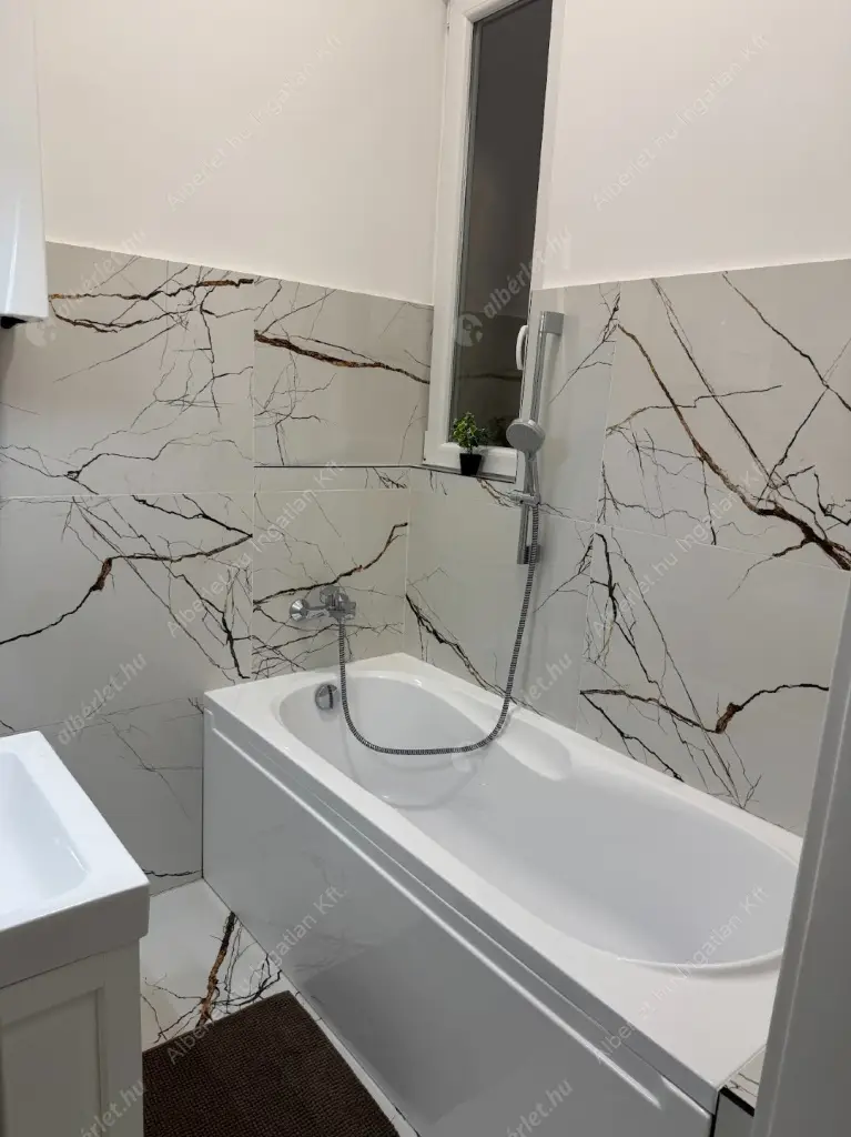 Kiadó albérlet 499000 Ft/hó áron: Budapest, VIII. kerület  Bródy Sándor utca. Mérete: 89 nm, 3 szobás | Alberlet.hu - 6517454