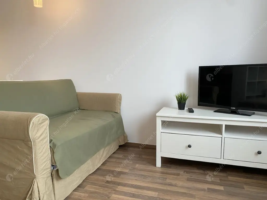 Kiadó albérlet 244000 Ft/hó áron: Budapest, VIII. kerület  Corvin sétány. Mérete: 30 nm, 1 szobás | Alberlet.hu - 6601114