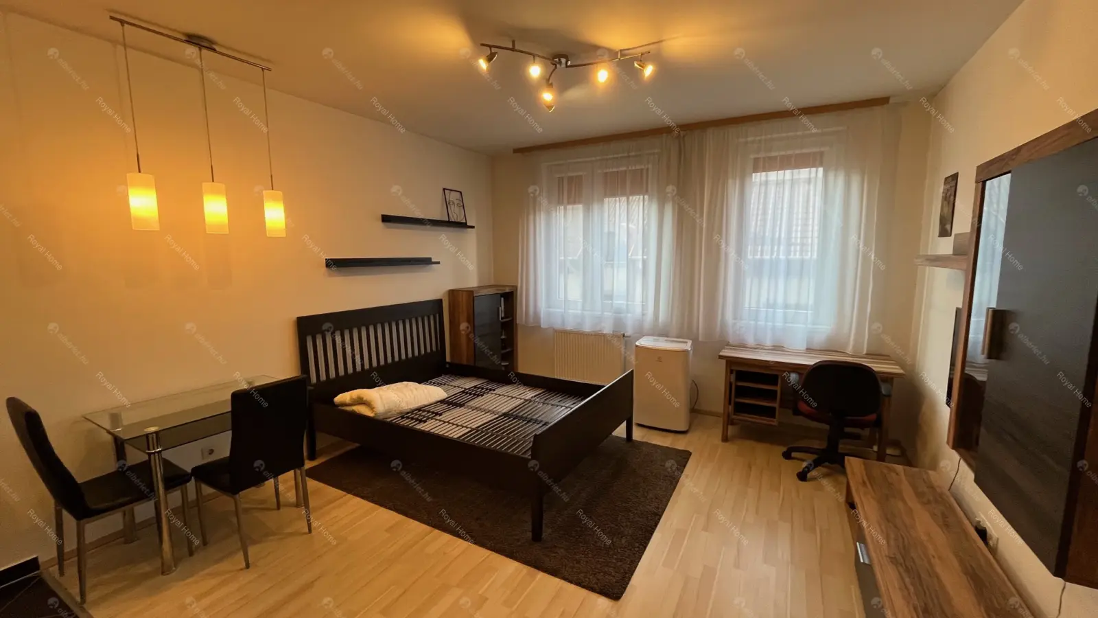 Kiadó albérlet 220000 Ft/hó áron: Budapest, VIII. kerület  Corvin sétány. Mérete: 30 nm, 1 szobás | Alberlet.hu - 6656918