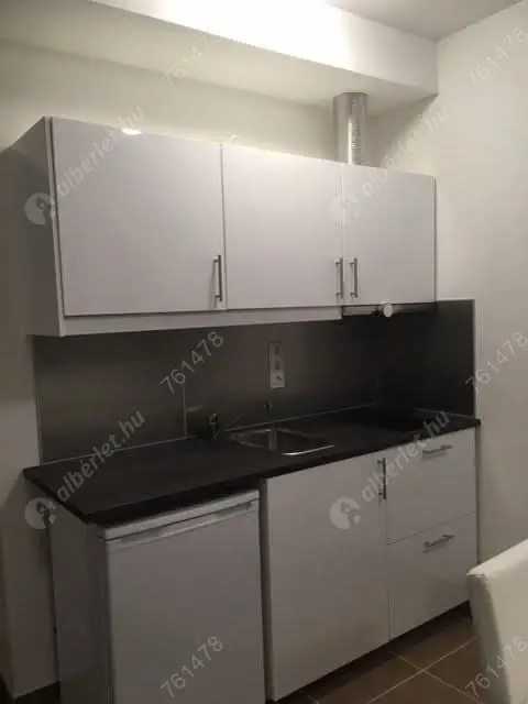 Kiadó albérlet 235000 Ft/hó áron: Budapest, VIII. kerület  Corvin sétány. Mérete: 33 nm, 1 szobás | Alberlet.hu - 6449886