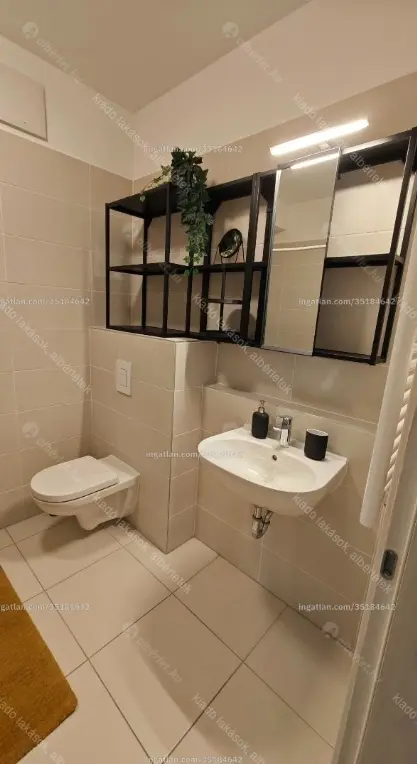 Kiadó albérlet 239000 Ft/hó áron: Budapest, VIII. kerület  Corvin sétány. Mérete: 33 nm, 1 szobás | Alberlet.hu - 6647886