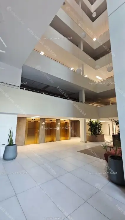 Kiadó albérlet 239000 Ft/hó áron: Budapest, VIII. kerület  Corvin sétány. Mérete: 33 nm, 1 szobás | Alberlet.hu - 6647888